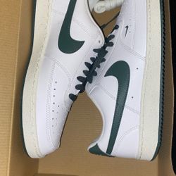 Nike Womens 10 Green 