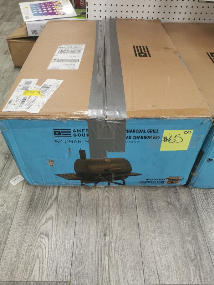 American Gourmet By Char-Broil 625 Charcoal Grill