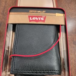 Levis Zipper Wallet