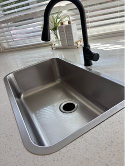 Kitchen Sink with Faucet