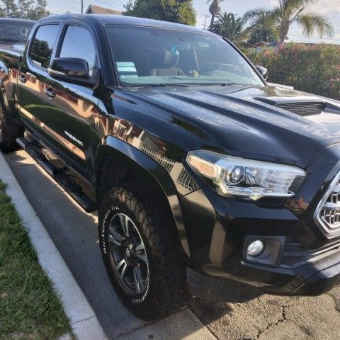 2017 Toyota Tacoma TRD Sport V6 Truck Double Cab