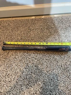 Cleveland Indians Louisville Slugger Bat And Rawlings Ball