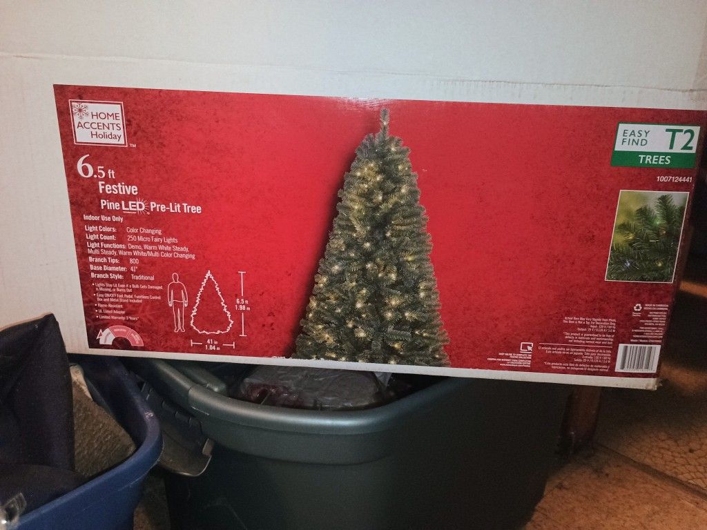 Pre Lit Christmas Tree 