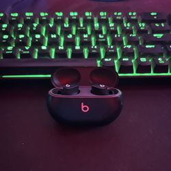 Beats Studio Buds 