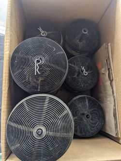 8 Dry-Z-Air Containers 