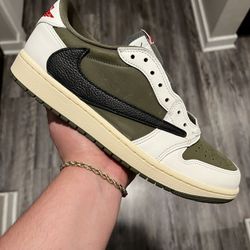 Jordan 1 Low Travis Scott “Reverse Olive” Size 9.5
