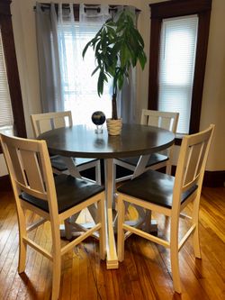 Dining table & chairs