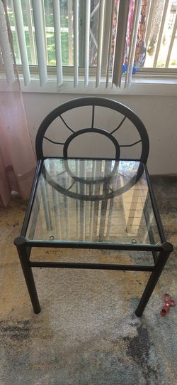 Black end and glass table