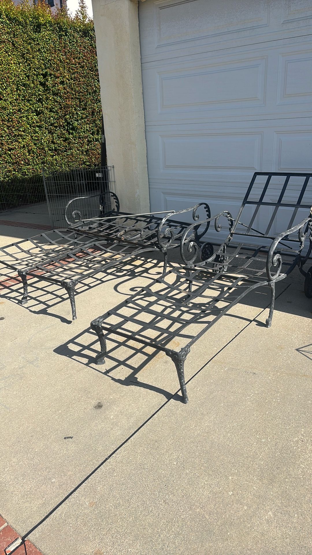 free iron chez lounges for pool!