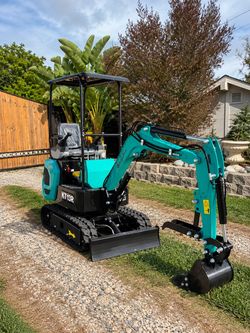 NEW Mini Excavator