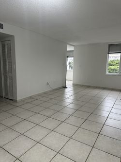SUNNY ISLES BEACH CLOSE TO SCHOOL 2/2 