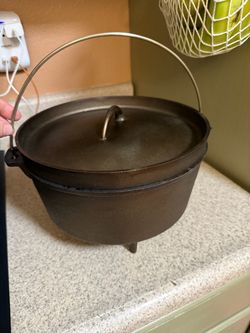 Cast Iron Campfire Dutch Oven with Indoor Plate