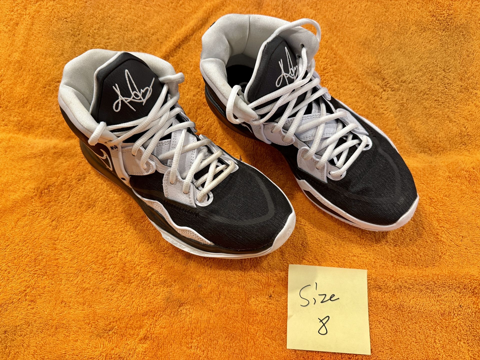 Nike Kyrie Shoes Size 8