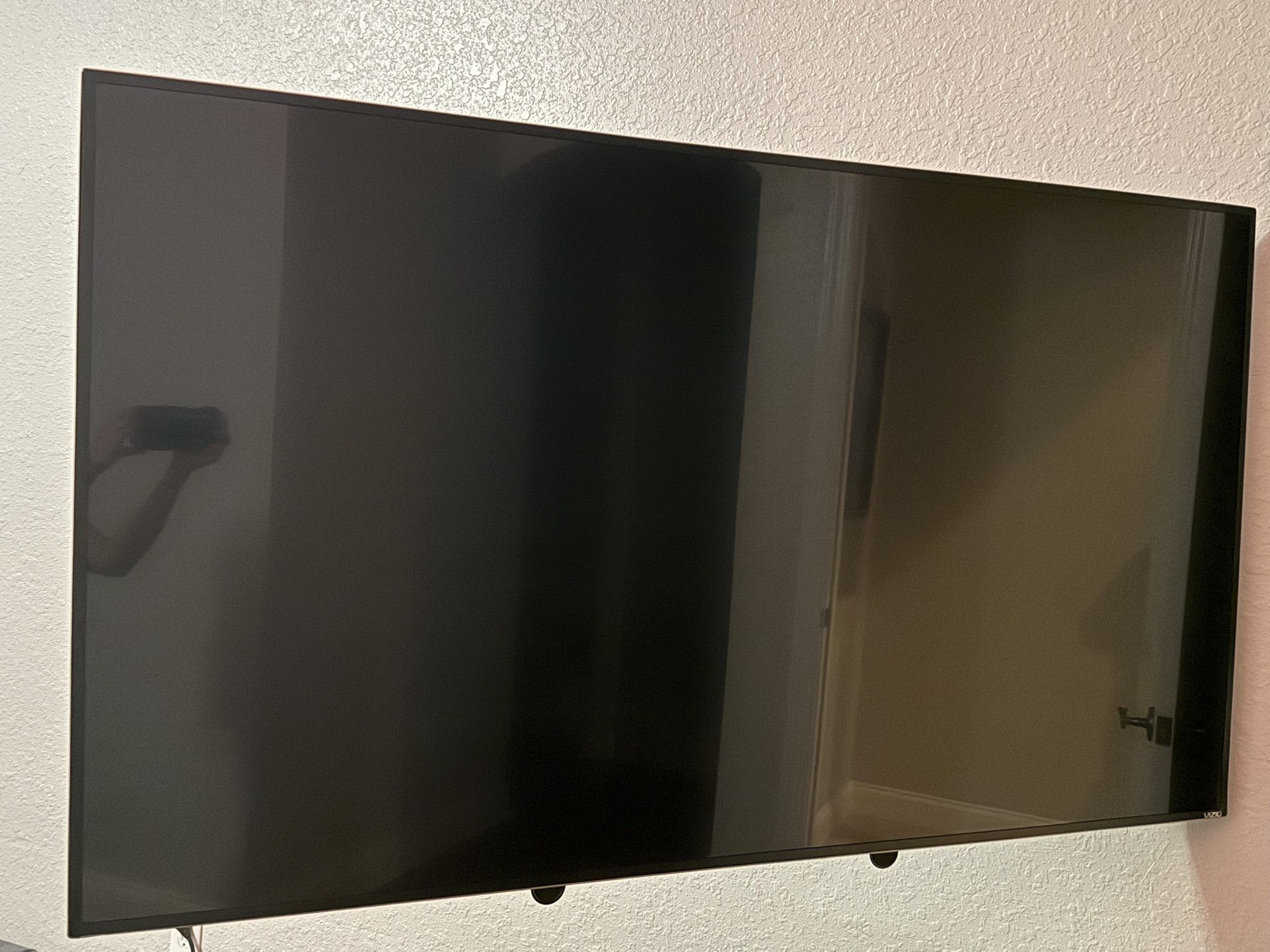 ➡️ Open to offers ⬅️  Vizio 65” 4K UHD LED TV