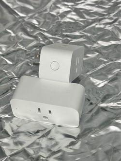2 Amazon Smart Plugs 