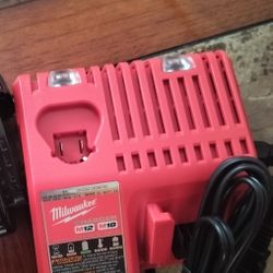 Milwaukee M18 M12 Charger 