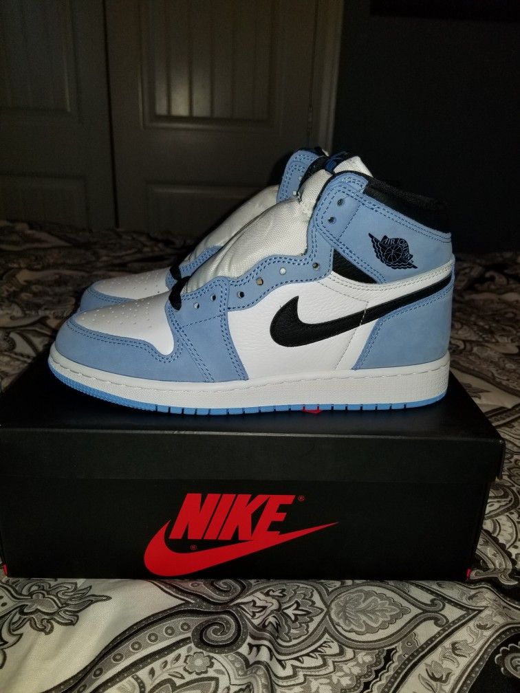 Air Jordan 1 UNC Size 6.5Y GS