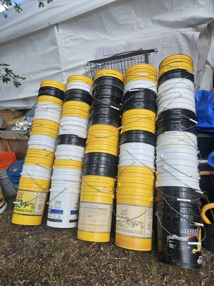 Free Buckets with Lids