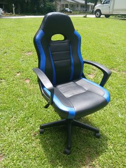 ** GAMING CHAIR