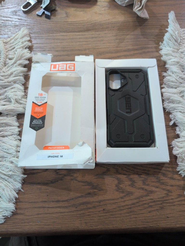 UAG Pathfinder iPhone 16