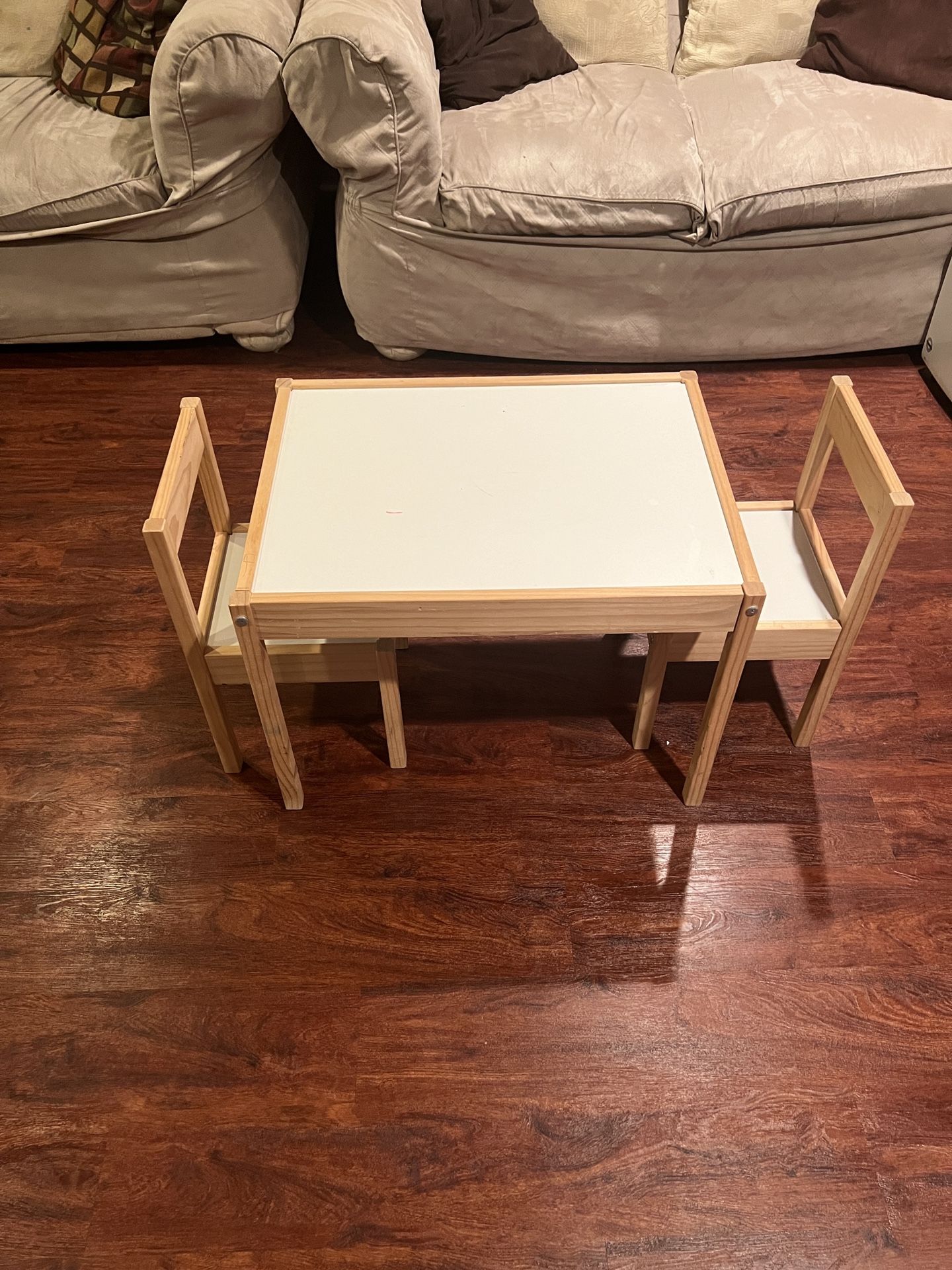 Toddler Table With 2 Chairs