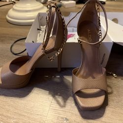 Aldo New Never Worn 4 Inch Platform Heels In nude Size 7.5