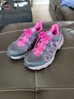Girls Nike Alvord 10 Size 8.5