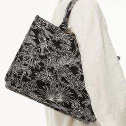 H&M Black & White Tote Bag – $35