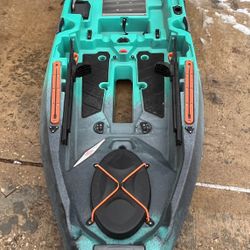 Fishing Kayak - Sportsman 106 Powered By Minn Kota