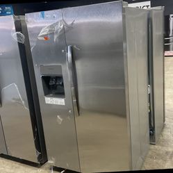 Frigidaire Side By Side Refrigerator UT8Q