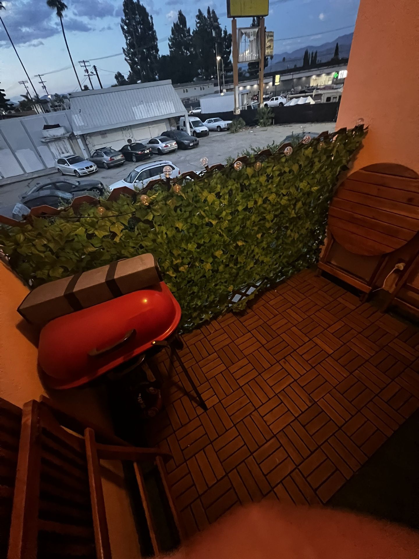 Privacy Wood With Artificial Leaves 