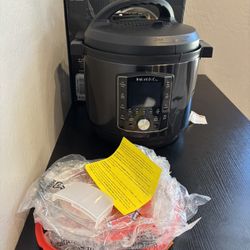 Instant Pot Pro (8 QT) 10-in-1 Pressure Cooker, Slow Cooker Rice Cooker Pls Read  Item has dents and scratches. Tested & works.  The Instant Pot Pro (