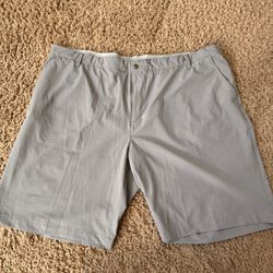 Adidas Mens Shorts Size 48 Grey  Active Golf Shorts  Excellent Shape!!