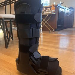 BREG Left Ankle Boot Medium 