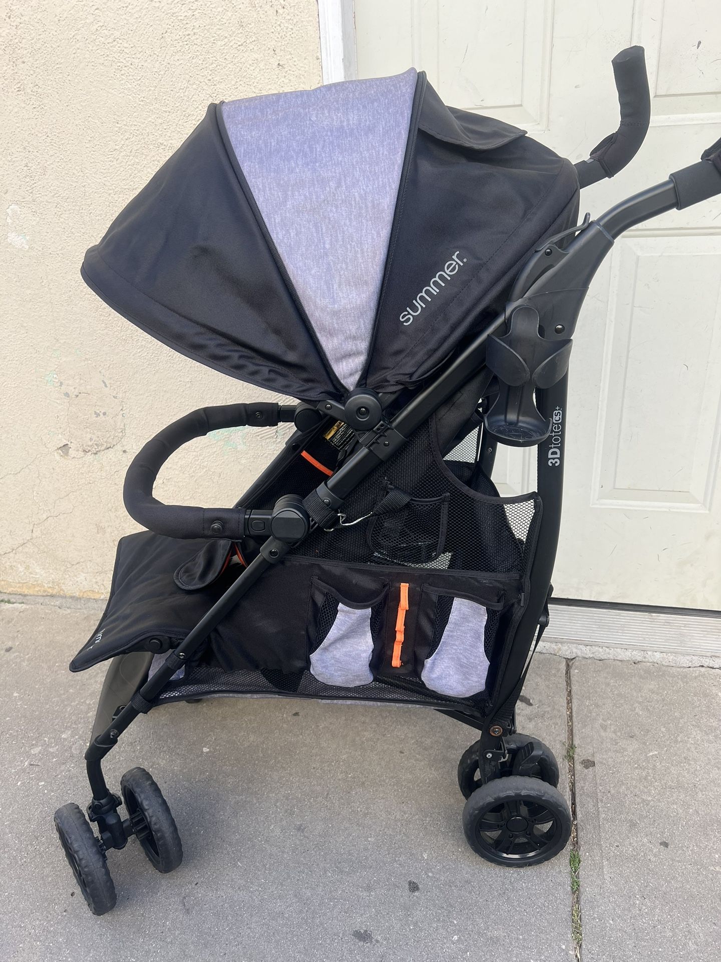 SUMMER 3D STROLLER LIKE NEW
