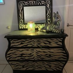 Dresser With 3 Drawers