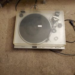 Hitachi Victrola Turntable Record Player