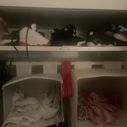 Assorted Baby And Todler Nikes And Jordan’s 