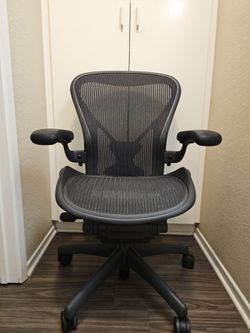 Herman Miller Aeron Size B Fully Loaded