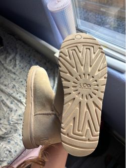 UGGS