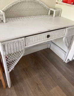 WHITE WICKER DESK