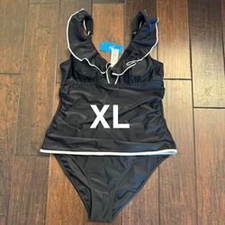 Macy’s Black And White Tankini Set XL- New