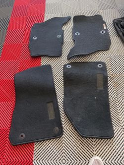 2021 JEEP 4XE OEM CARPETED FLOOR MAT FULL SET