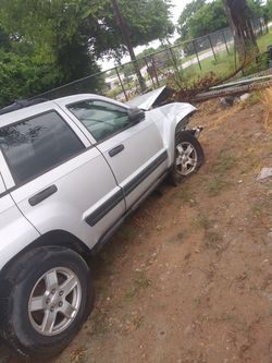 2005 jeep grand cherokee 3.7l partout