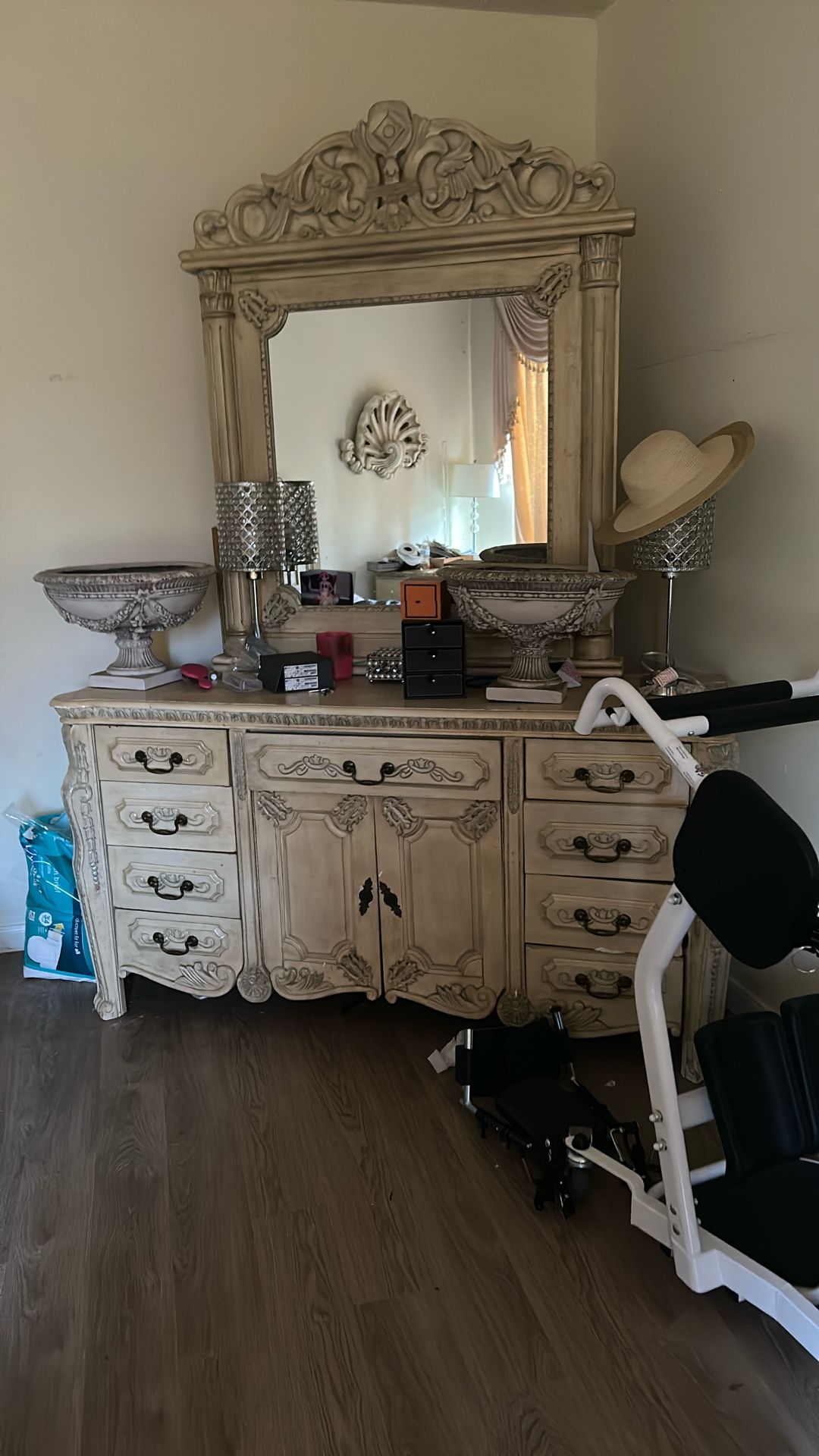 King size headboard with two nightstands and dresser