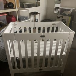 Bloom Alma White Mini Crib