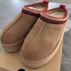 Ugg Tazz Size 5W