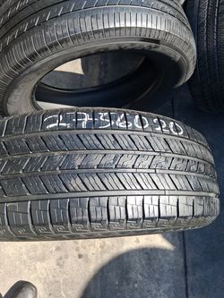 One 275/60/20  used tire