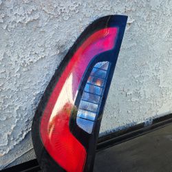 2014-2019 KIA SOUL INCANDESCENT LEFT SIDE TAIL LIGHT ASSEMBLY OEM