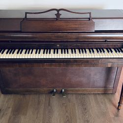 Wurlitzer upright Console piano With bench $350 OBO for sale!